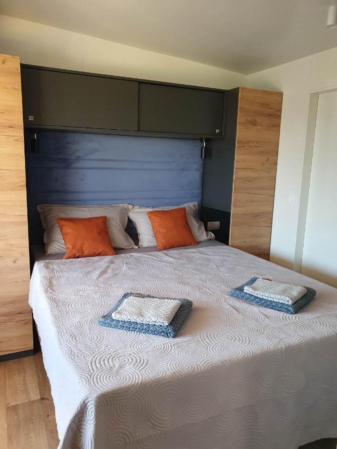 PUY Mobile Homes Karlo & Dino מראה חיצוני תמונה